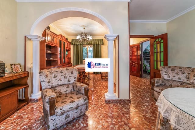 GRAN CASA CON DOS VIVIENDAS INDEPENDIENTES, AMPLIO PATIO Y AZOTEA – UNA OPORTUNIDAD ÚNICA PARA FAMILIAS O INVERSORES — foto 3