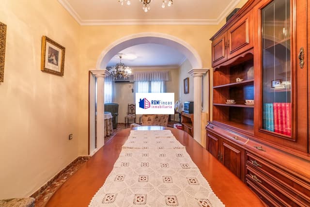 GRAN CASA CON DOS VIVIENDAS INDEPENDIENTES, AMPLIO PATIO Y AZOTEA – UNA OPORTUNIDAD ÚNICA PARA FAMILIAS O INVERSORES — foto 4