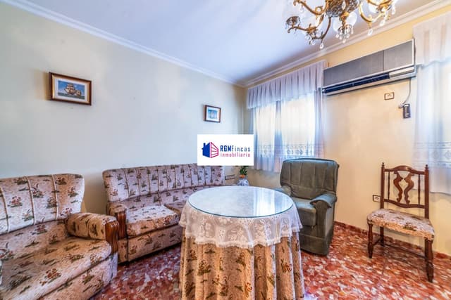 GRAN CASA CON DOS VIVIENDAS INDEPENDIENTES, AMPLIO PATIO Y AZOTEA – UNA OPORTUNIDAD ÚNICA PARA FAMILIAS O INVERSORES — foto 5