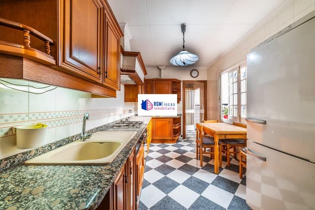CASA DE 4 DORMITORIOS CON SOTANO EN HUERTA DE SANTA TERESA — foto 5